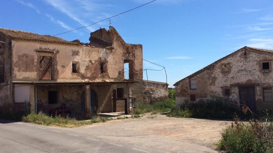 Amenaza de ruina para la alquería Burgos en Mauella