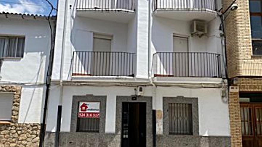 26.500 € Venta de piso en Moraleja 102 m2, 2 habitaciones, 1 baño, 260 €/m2...