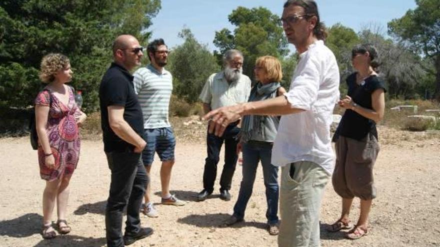 Los representantes de Rocafort y València ayer en el paraje