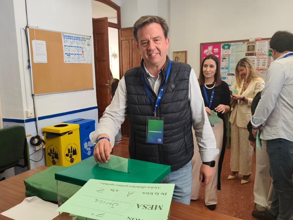 Aurelio Fernández, en la votación del domingo.