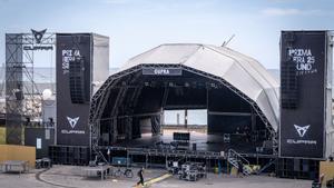 Reportaje del montaje del Primavera Sound. Ultimando preparativos para la jornada inaugural.