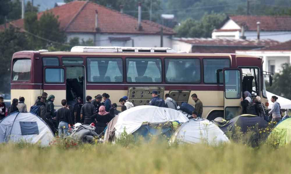 Desallotjament del camp de refugiats d''Idomeni