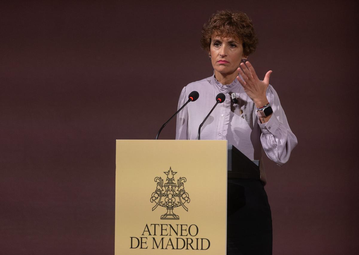 La presidenta del Gobierno de Navarra, María Chivite, durante el desayuno informativo, en el Ateneo de Madrid, este lunes.