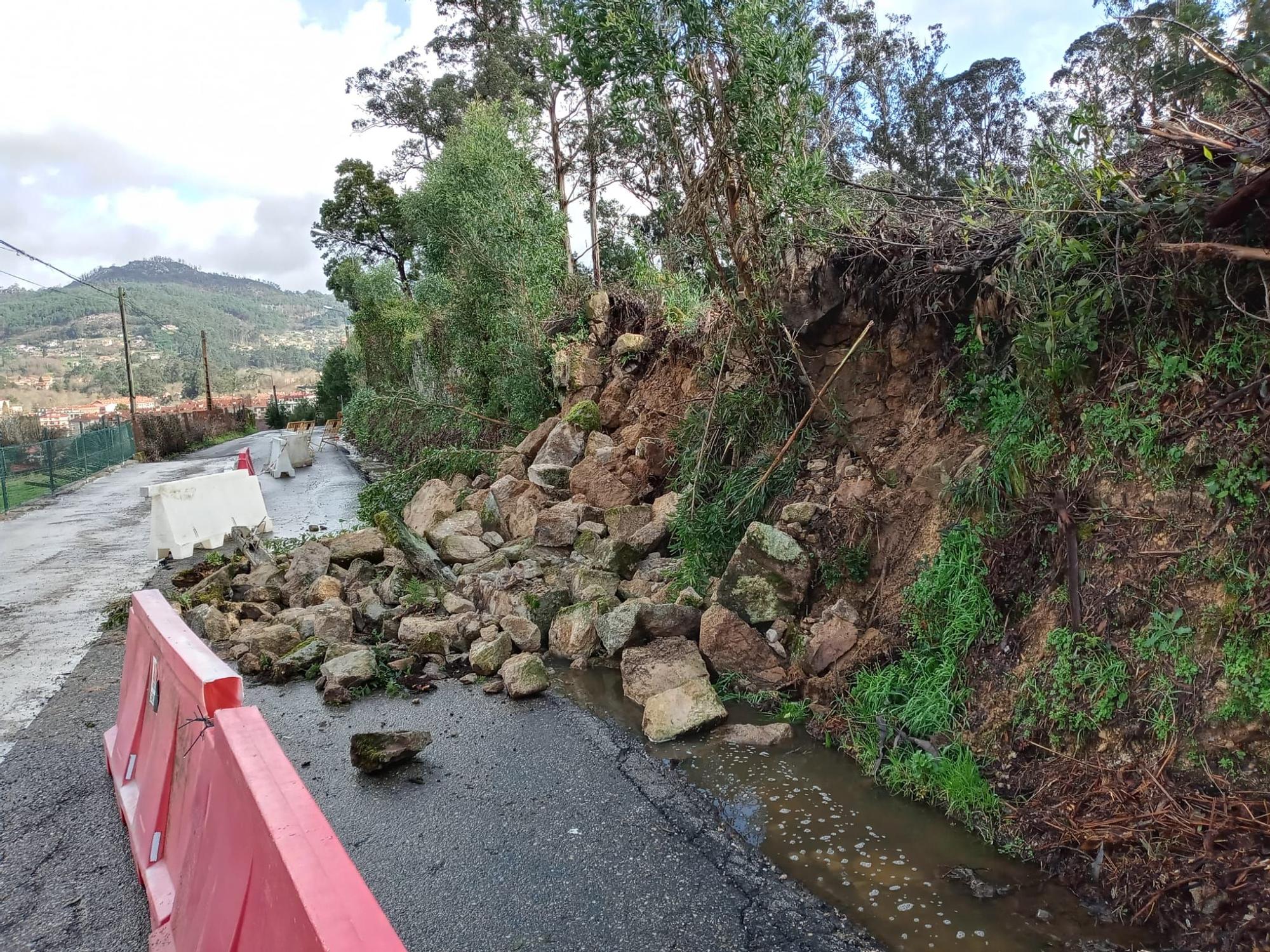 La crecida del río Miñor provoca inundaciones a su paso por Gondomar