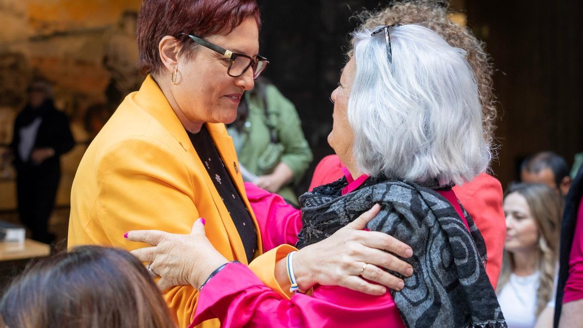 La consejera de Bienestar Social, Igualdad, Juventud, Infancia y Familias en la presentación de la Tarjeta Acreditativa de Grado de Discapacidad
