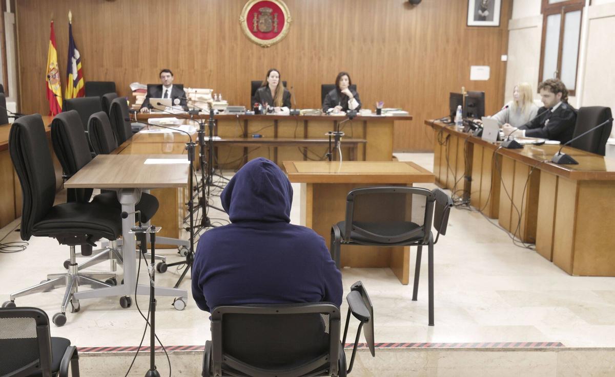El acusado, ayer durante el juicio celebrado en la Audiencia Provincial de Palma.