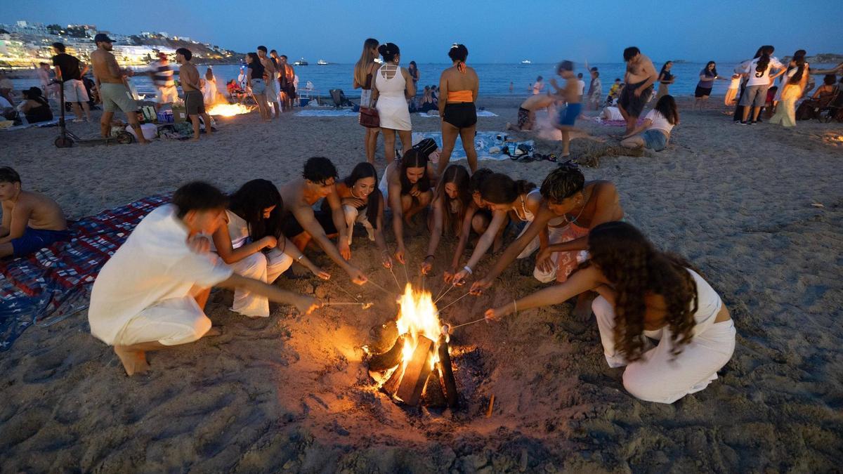 Todas las imágenes de la Nit de Sant Joan en ses Figueretes