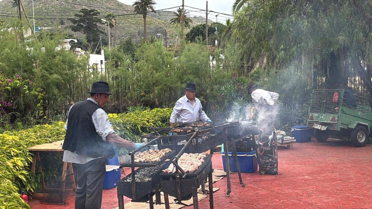 Asadero popular en las instalaciones del mercado.
