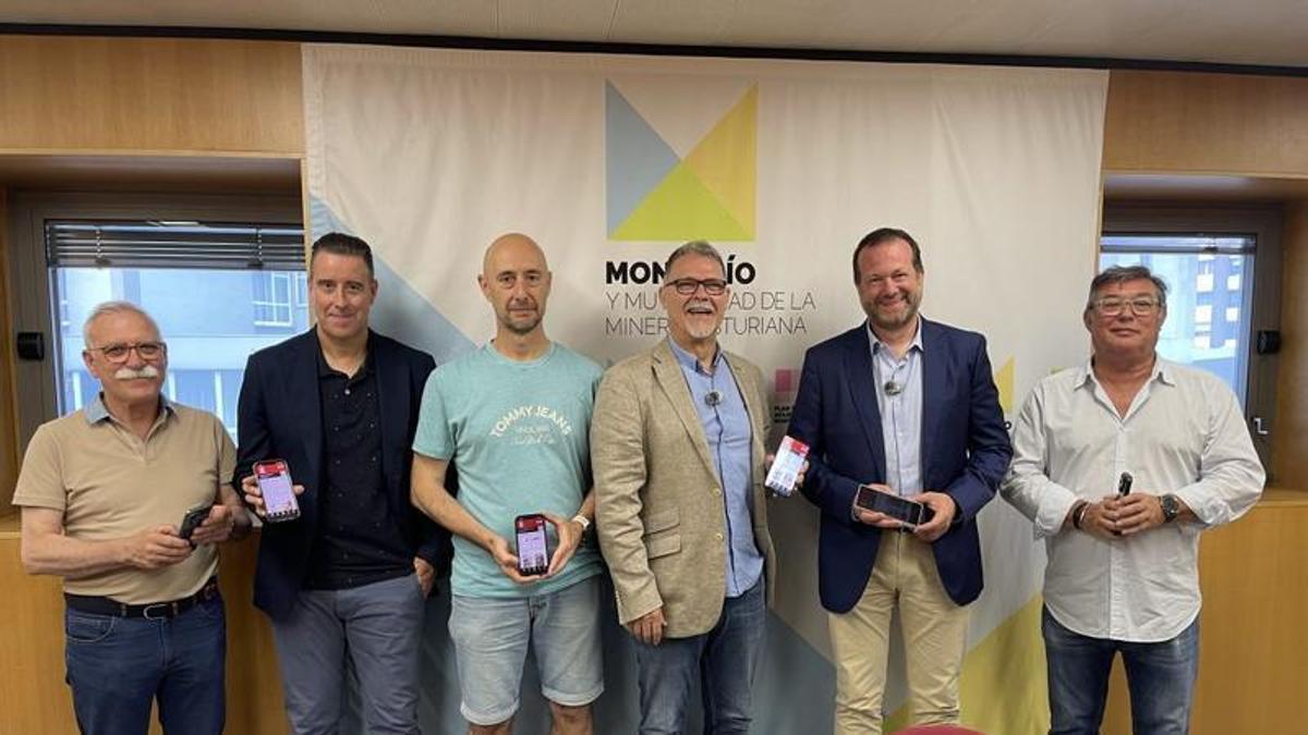Participantes en la firma del convenio.