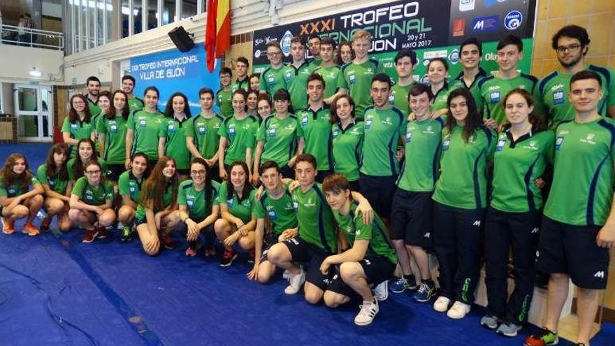 El equipo de natación se cuelga siete medallas