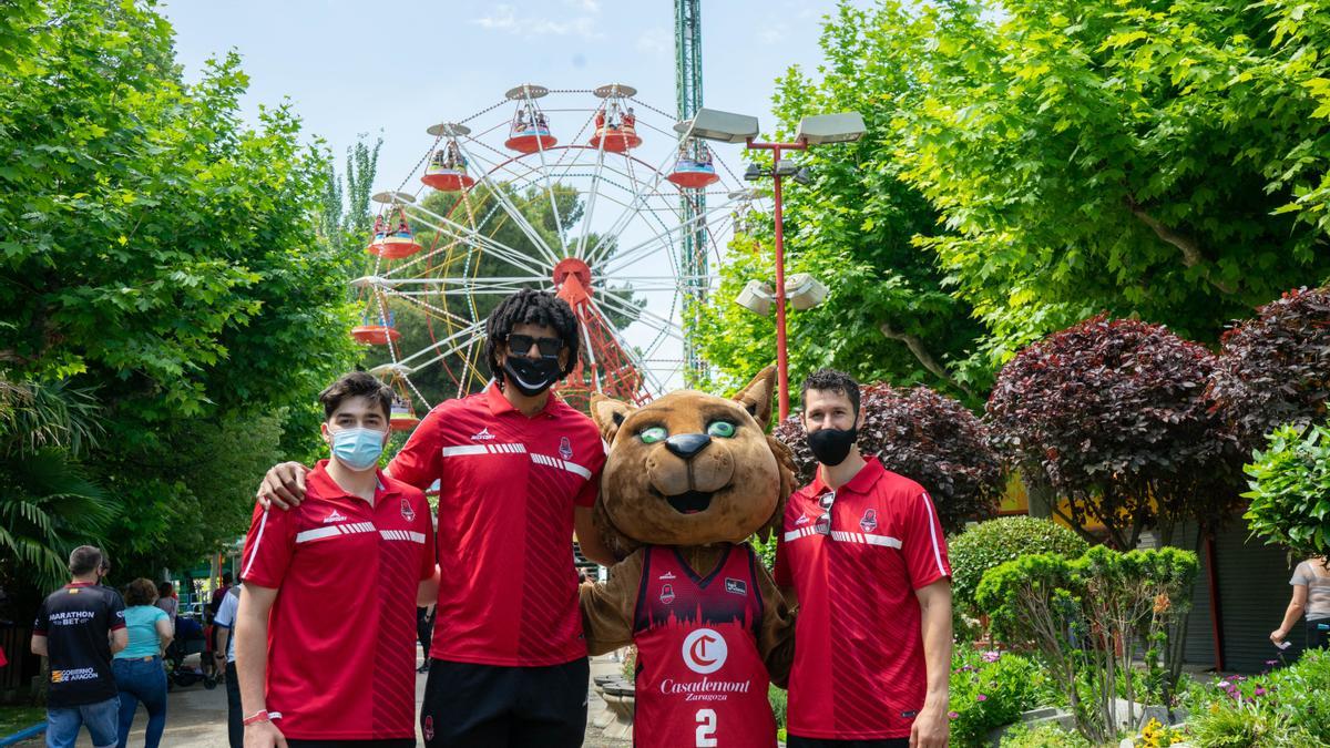 Javi García, Javier Justiz, Link y Rodrigo San Miguel, en el Parque de Atracciones.