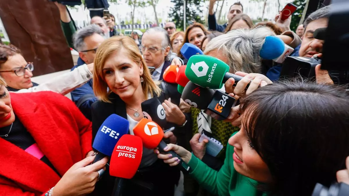 Salomé Pradas dice a la jueza que la Confederación del Júcar envió tarde el correo de la crecida del Poyo pero omite los avisos previos