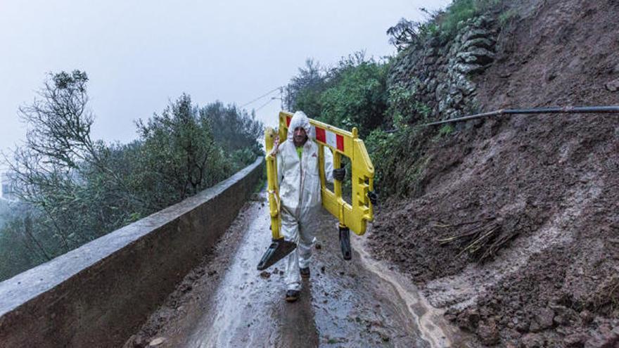 Las continuas lluvias provocan desprendimientos en Santa Brígida