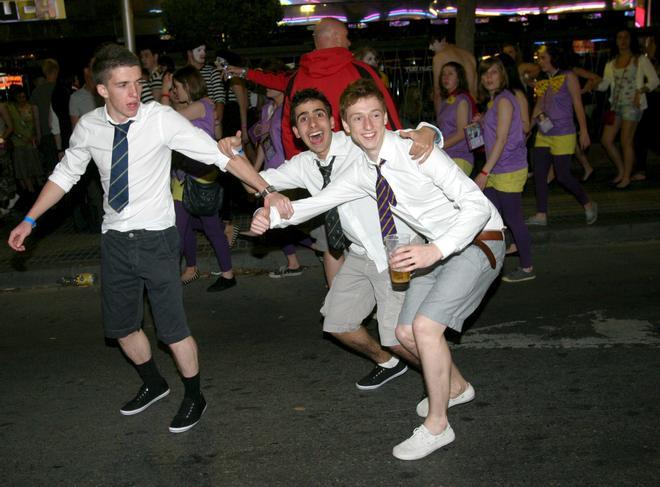 Así era el Saloufest, el festival del turismo de borrachera que Salou cerró hace 10 años