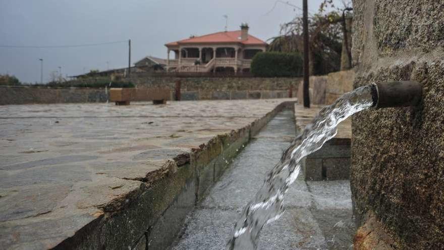 Fuente de San Xoá, recientemente reformada. // Iñaki Abella