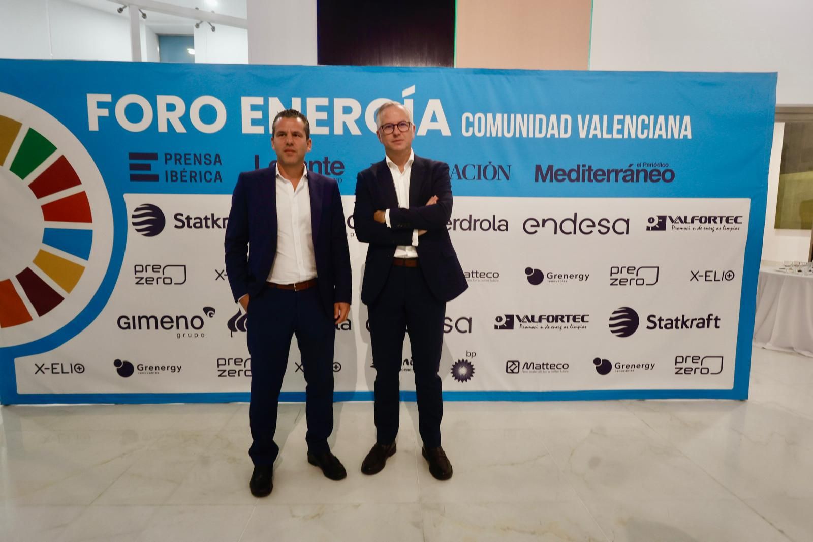 Llegada de los asistentes a la segunda edición del Foro de Energía en la Comunitat Valenciana