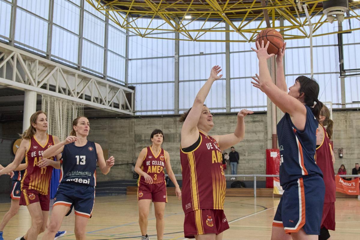 Les fotos de la jornada "Despenja les botes" a Vilobí d'Onyar