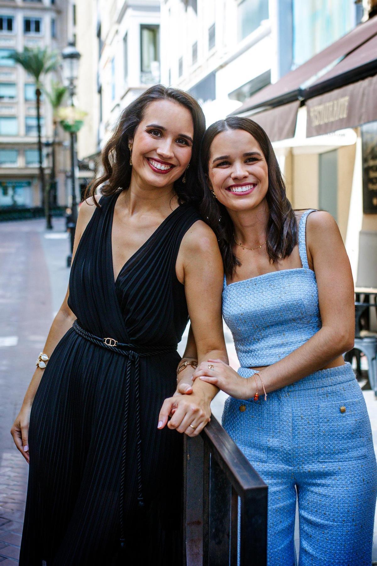 Las hermanas Estefanía Climent y Lourdes Climent, reina 2017 y reina 2024, respectivamente.