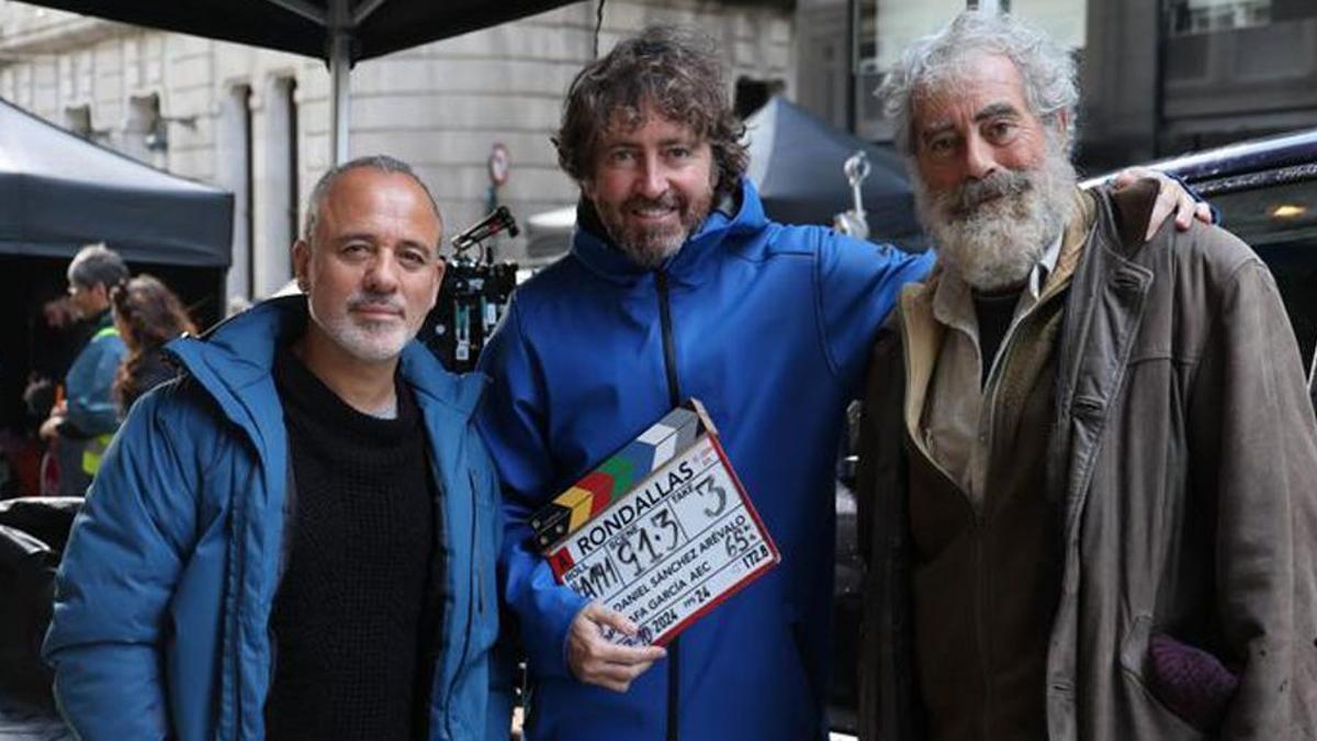 Javier Gutiérrez, Daniel Sánchez y Carlos Blanco durante el rodaje de «Rondallas»