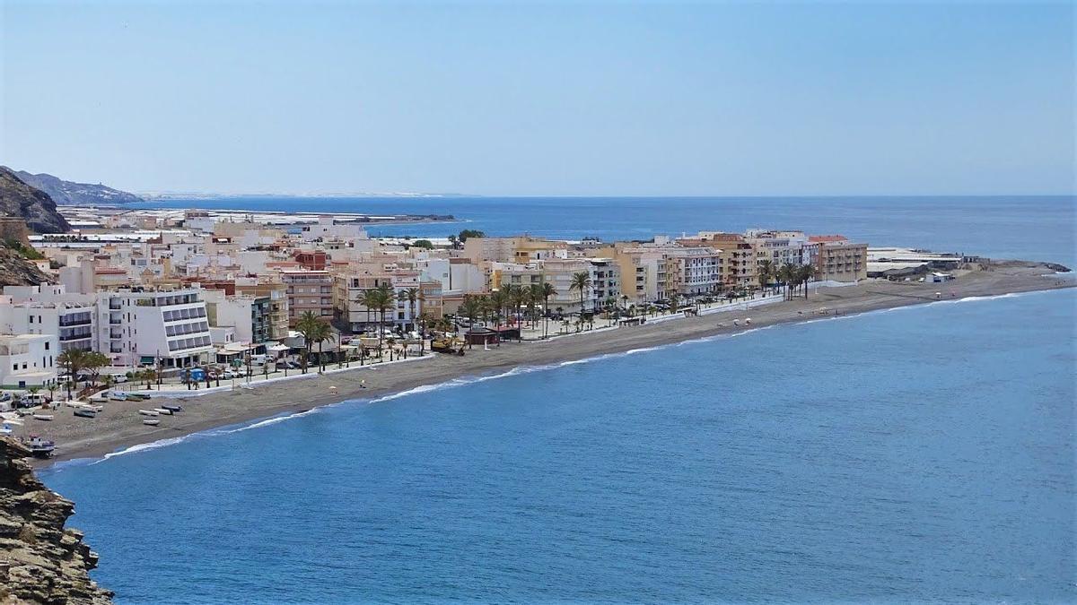 Playa de La Rábita, en Granada, una de las que han obtenido una bandera negra