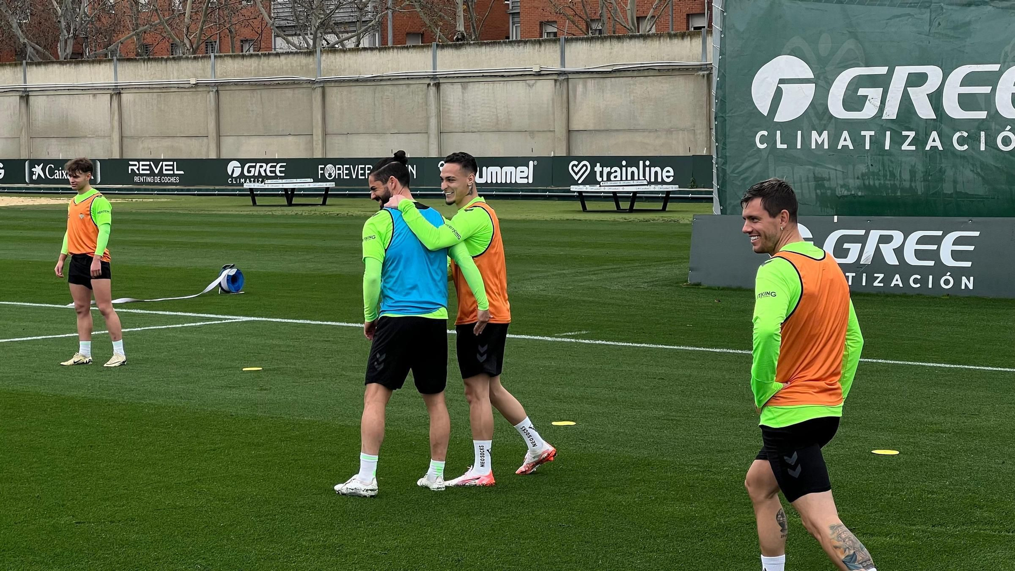Las imágenes del segundo entrenamiento de Antony con el Betis