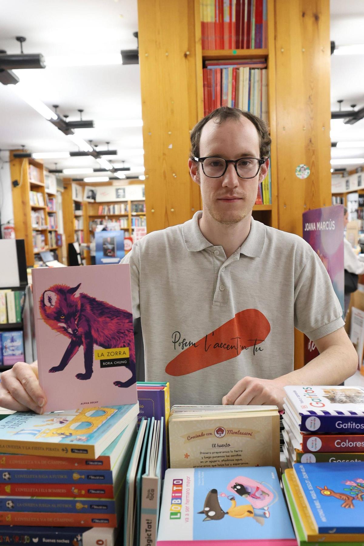 Todas las imágenes de los preparativos, recomendaciones y expectativas para el Día del Libro en Ibiza