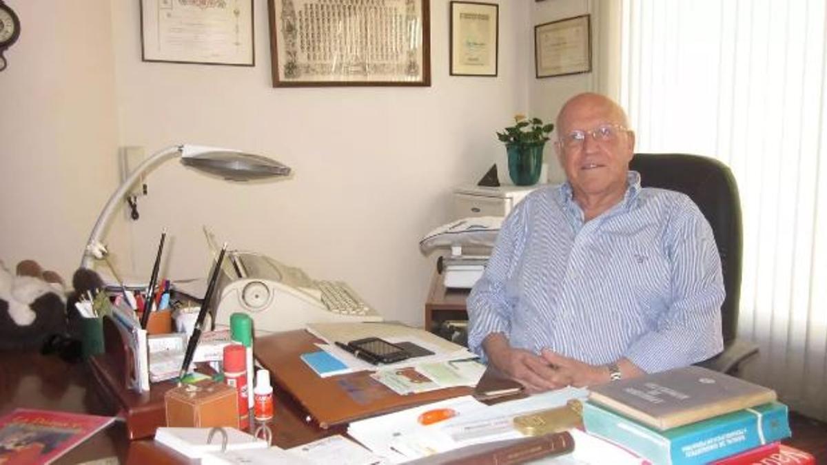Pedro Medina García, en su consulta en 2011 / D. I.
