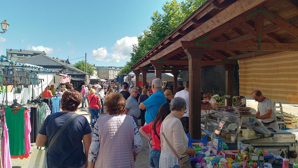Mercado semanal, ayer en El Puente de Sanabria