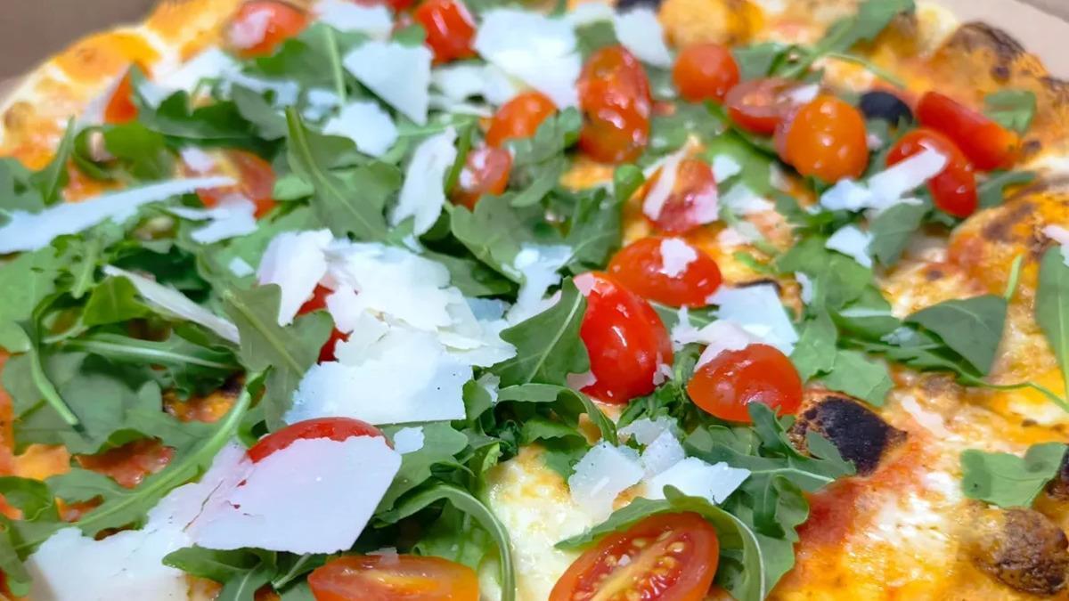 El establecimiento ofrece platos de la cocina italiana