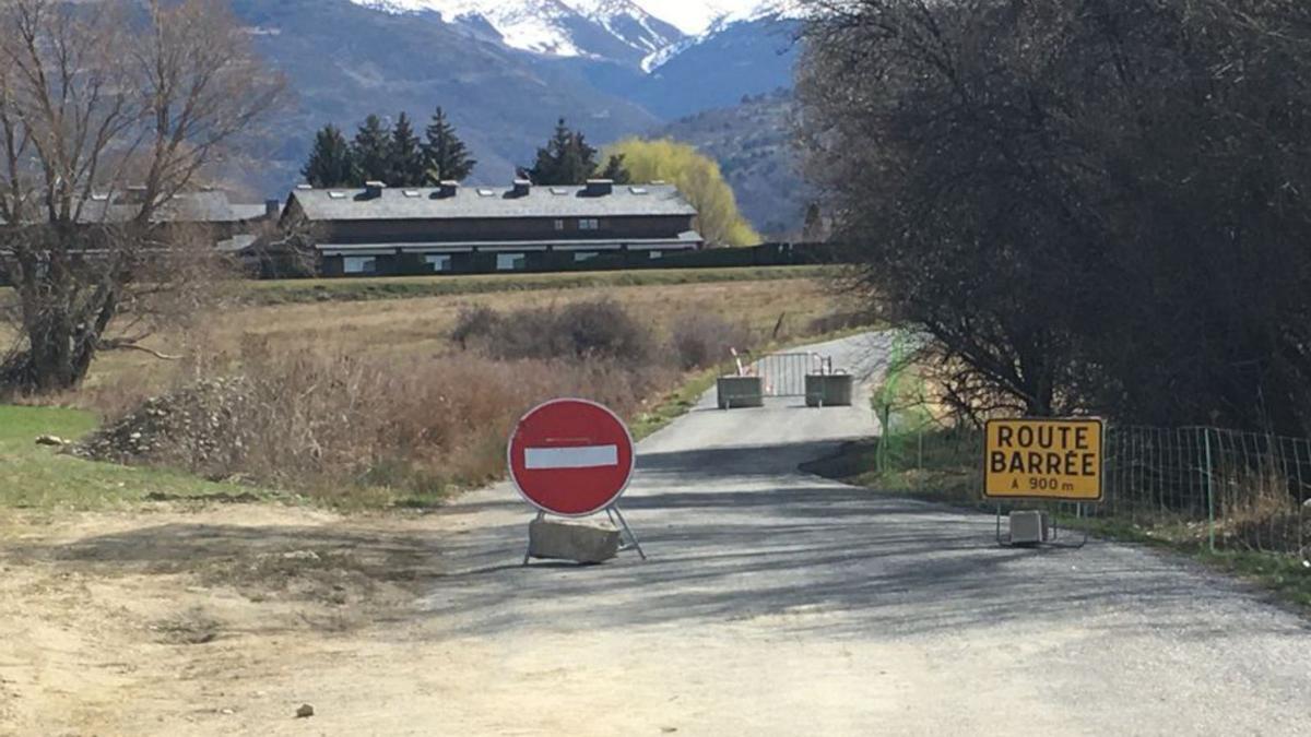 La carretera sequndària entre Age i Palau, tancada | M.S.