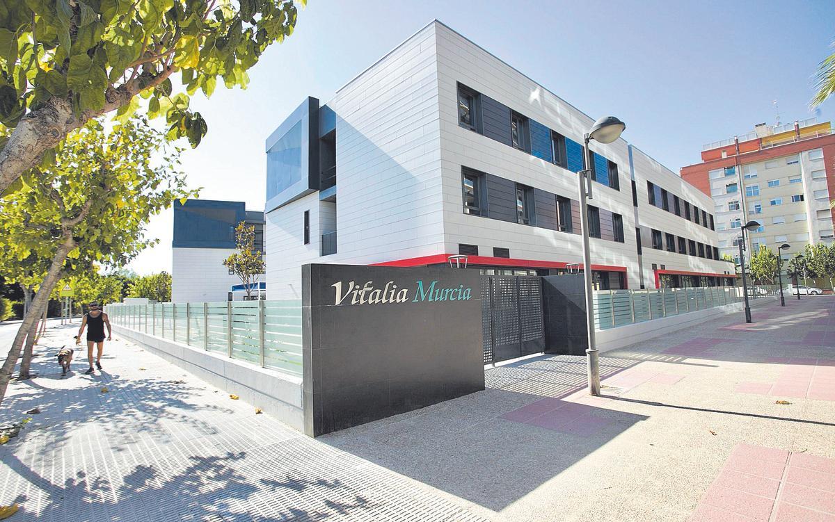 La residencia Vitalia abrió ayer sus puertas en la ciudad de Murcia, una de las últimas en ponerse en marcha.