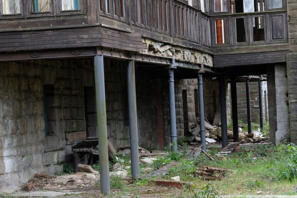 Pintadas y deterioro del Sanatorio de Bustiello