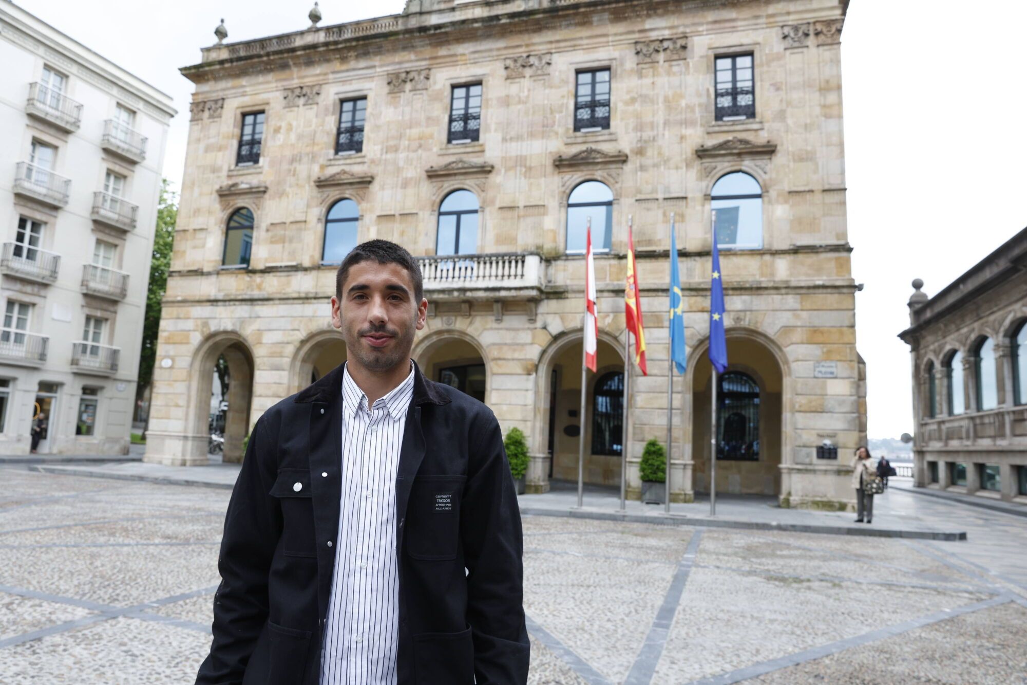EN IMÁGENES: Gijón honra a sus vecinos ejemplares, ahora sí, tras la interrupción provocada por el apagón