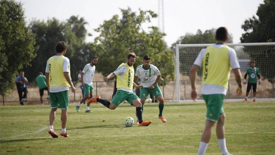 Xisco apela a &quot;llegar en el pelotón de arriba en los 10 últimos partidos&quot;