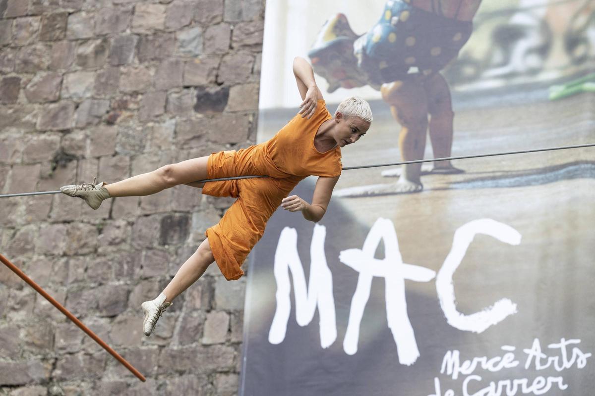 El castell de Munjüic se llena de circo como nuevo escenario de la Mercè