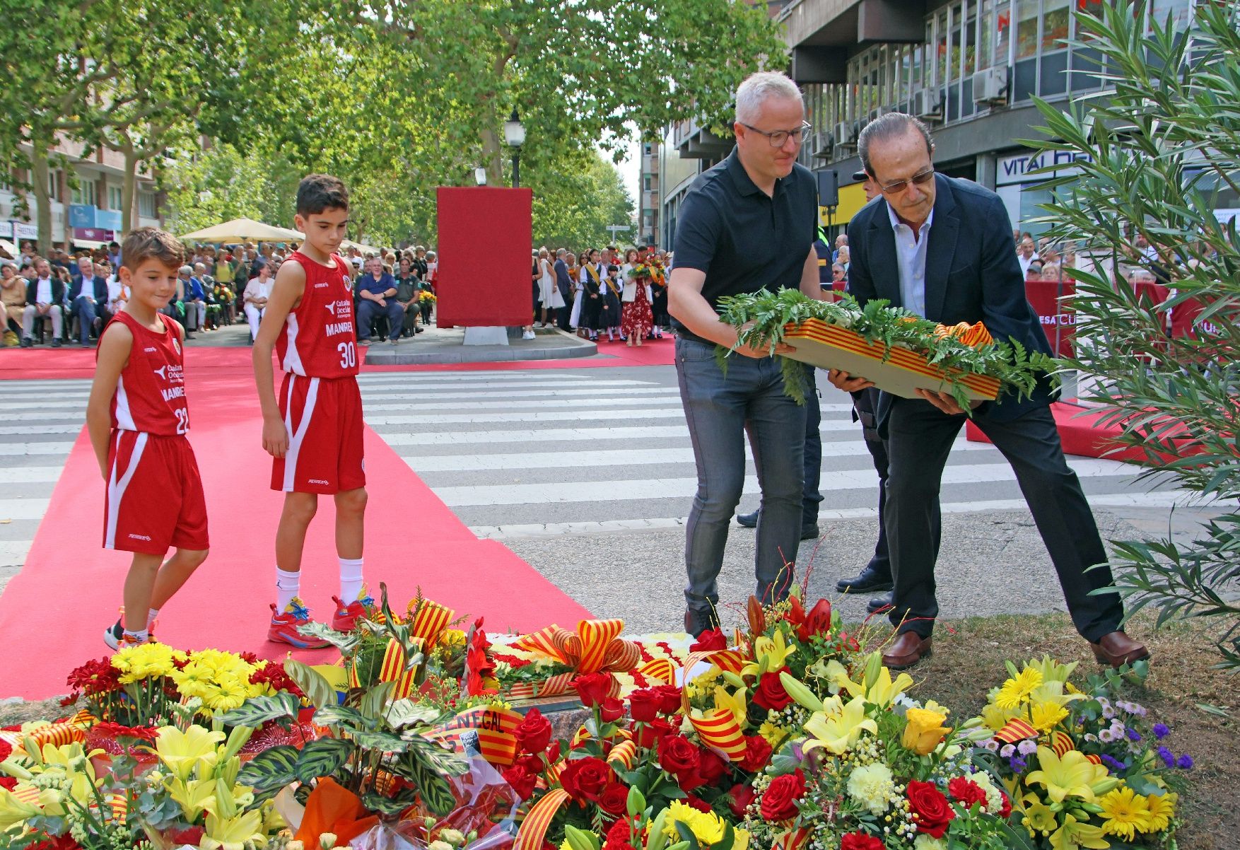 Així ha estat l'acte institucional per la Diada a Manresa