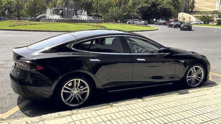 Cabify añade un tesla S a su flota