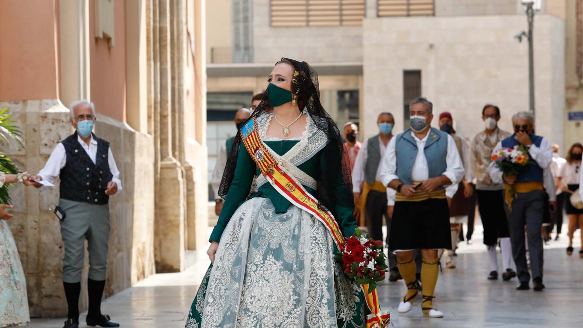 Búscate en el segundo día de Ofrenda por las calles del Mar y Avellanas (entre las 11.00 y 12.00 horas)