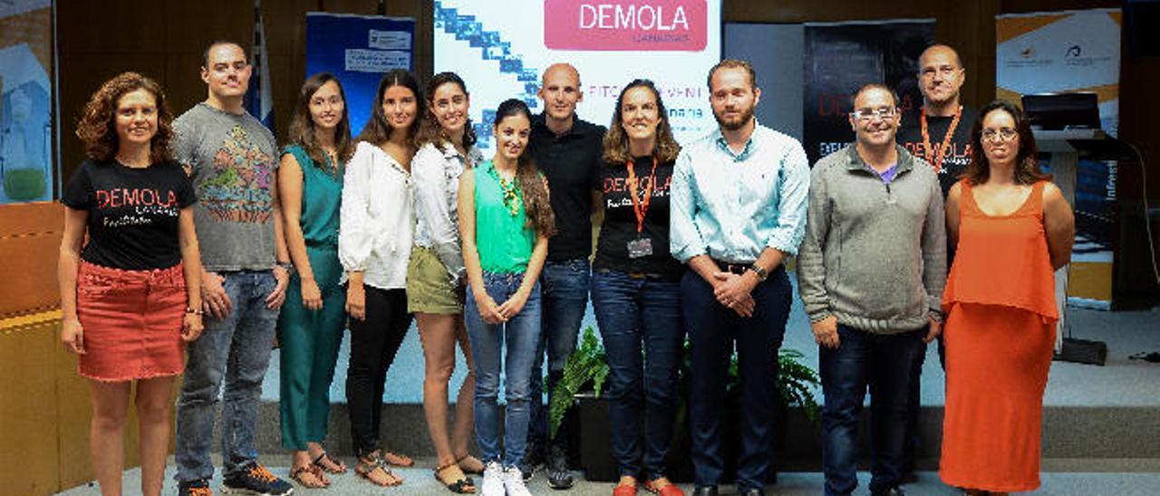 Alumnos participantes con los responsables del equipo de Demola en el Parque Científico Tecnológico de la ULPGC en el campus de Tafira.