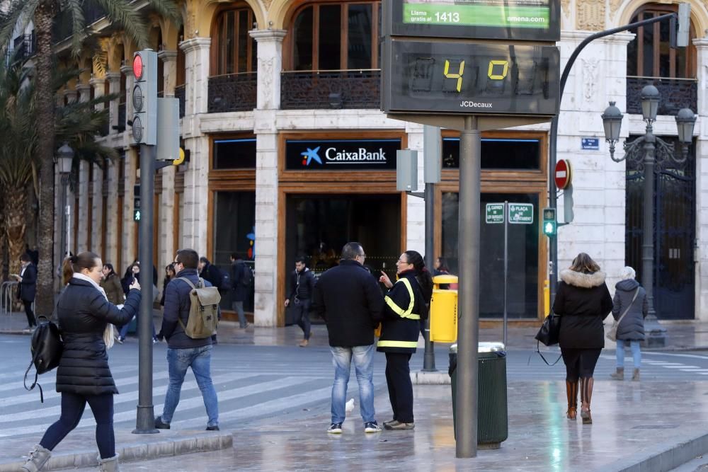 El frío se ha dejado notar en la ciudad de València