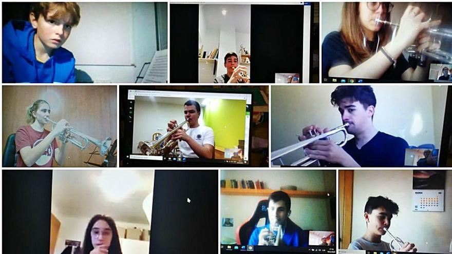 Alumnes de trompeta del docent Joan Arnau fent una classe virtual