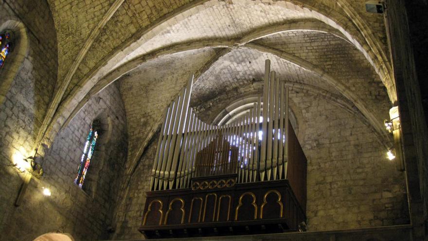 L&#039;orgue de la parròquia de Sant Pere.