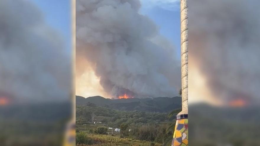 El fuego llega al norte de Tenerife