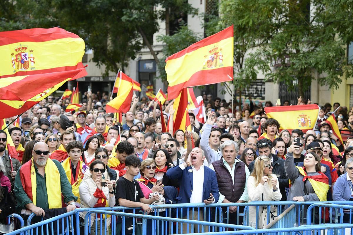 Concentración en Ferraz en contra de la amnistía