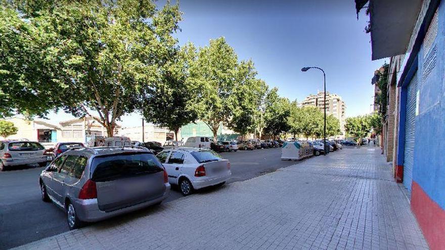 Detenido un hombre mientras deambulaba ebrio por un parking en Huesca