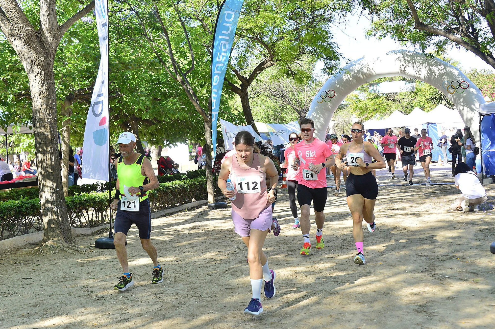 Carrera solidaria organizada por  QUIRÓNSALUD en beneficio de la asociación AFECÁNCER