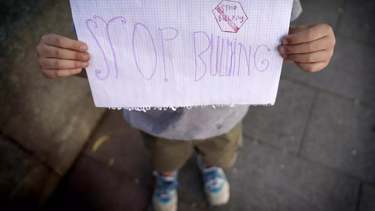 El plan 'Conviu' busca frenar el acoso y ciberacoso en las aulas.