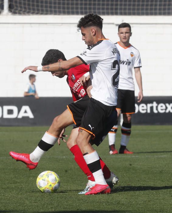 El Valencia Mestalla acaricia la remontada