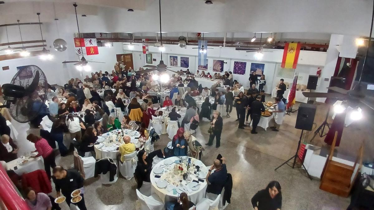 Imagen general del festejo en el salón del centro.