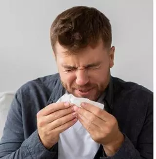 Sabies que els esternuts poden causar danys greus? Són poc freqüents, però et poden matar